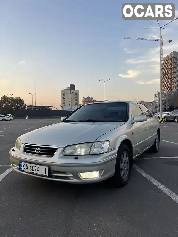 Седан Toyota Camry 2001 3 л. обл. Київська, Київ - Фото 1/21