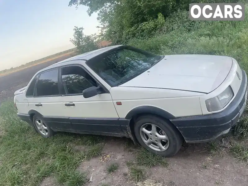 WVWZZZ31ZJE005219 Volkswagen Passat 1988 Седан 1.78 л. Фото 2