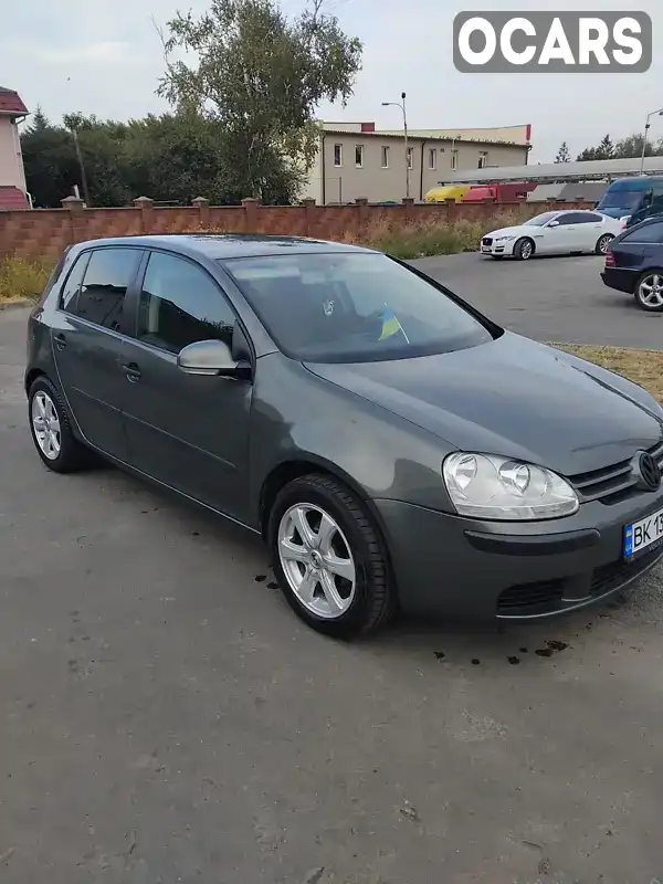 Хетчбек Volkswagen Golf 2004 1.6 л. Ручна / Механіка обл. Рівненська, Рівне - Фото 1/17