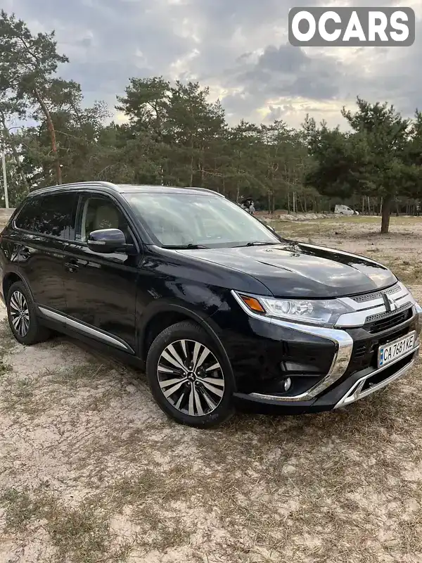 Позашляховик / Кросовер Mitsubishi Outlander 2018 2.36 л. Типтронік обл. Черкаська, Черкаси - Фото 1/21