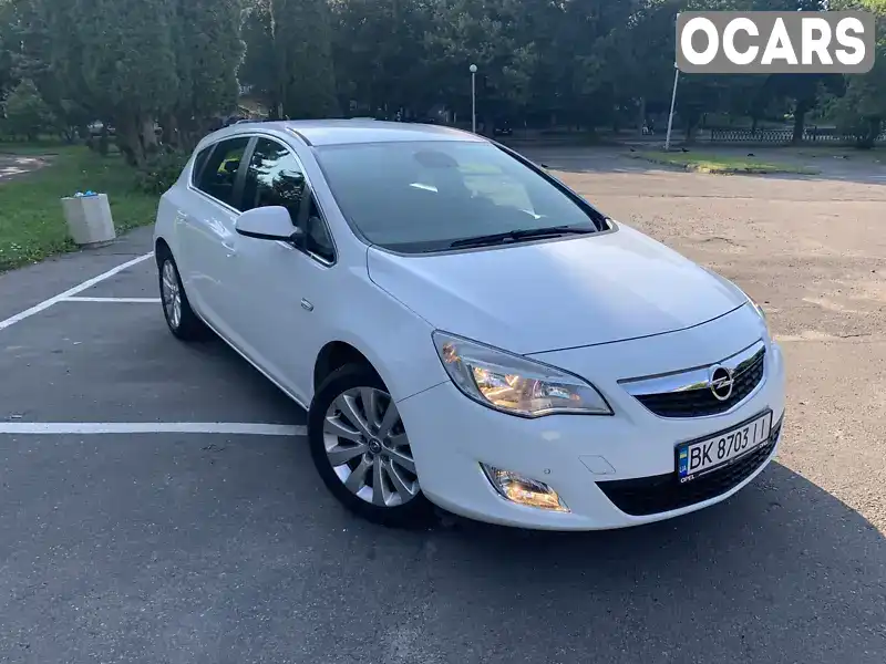 Хетчбек Opel Astra 2010 1.6 л. Автомат обл. Рівненська, Рівне - Фото 1/21