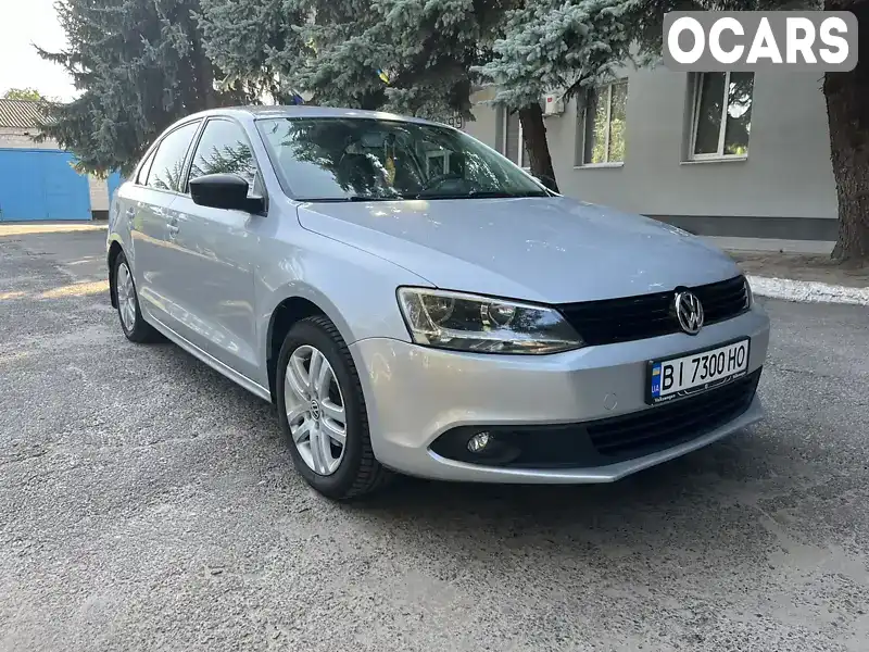 Седан Volkswagen Jetta 2012 2 л. Ручная / Механика обл. Полтавская, Лубны - Фото 1/21