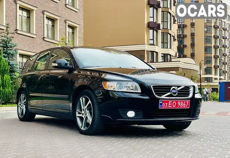 Універсал Volvo V50 2011 1.6 л. Ручна / Механіка обл. Київська, Вишневе - Фото 1/21