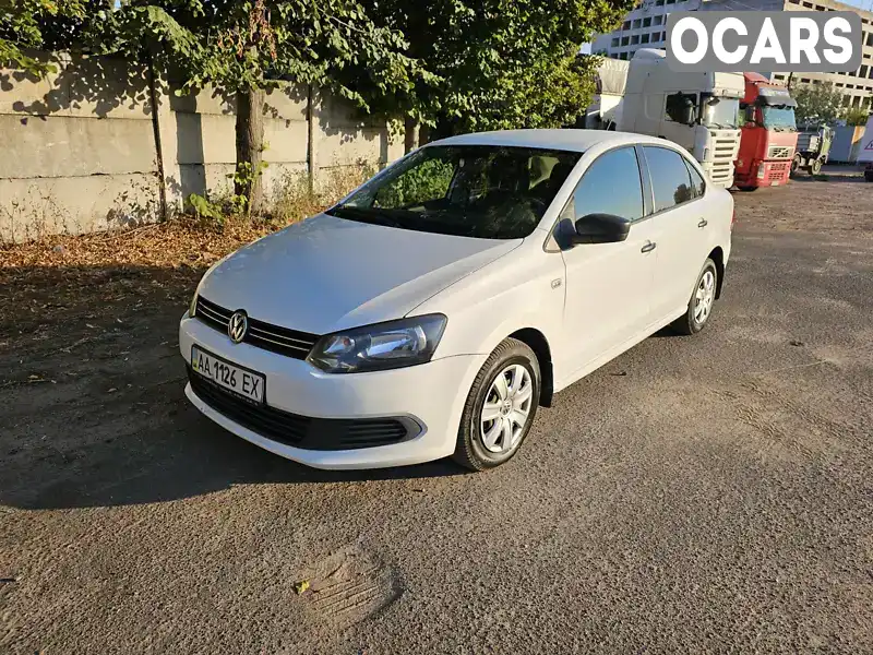 Седан Volkswagen Polo 2012 1.6 л. Ручна / Механіка обл. Чернігівська, Чернігів - Фото 1/21