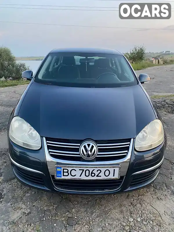 Седан Volkswagen Jetta 2005 1.6 л. Ручна / Механіка обл. Львівська, Новояворівськ - Фото 1/19