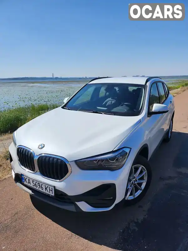 Позашляховик / Кросовер BMW X1 2022 2 л. Автомат обл. Київська, Київ - Фото 1/13