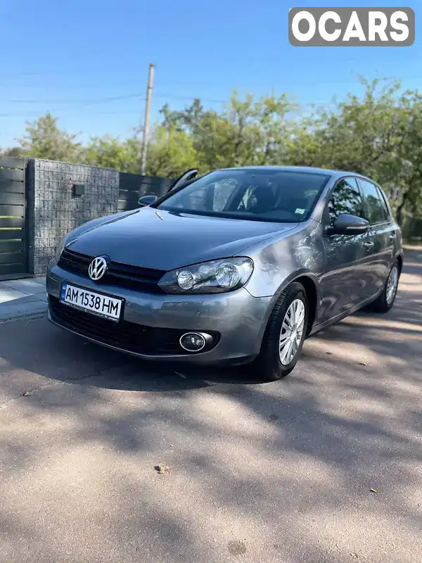 Хэтчбек Volkswagen Golf 2010 1.6 л. Ручная / Механика обл. Житомирская, Коростень - Фото 1/21