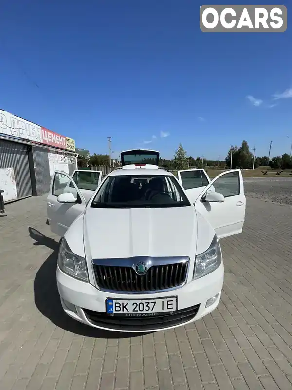 Універсал Skoda Octavia 2013 1.6 л. Ручна / Механіка обл. Рівненська, Вараш (Кузнецовськ) - Фото 1/15