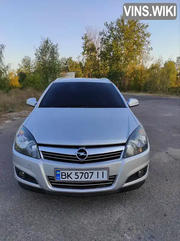 Універсал Opel Astra 2010 1.6 л. Ручна / Механіка обл. Рівненська, Сарни - Фото 1/21