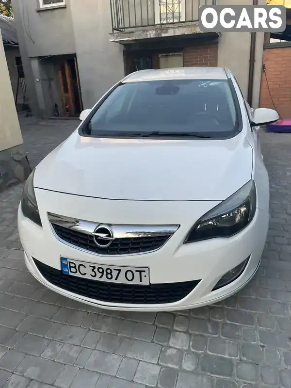 Універсал Opel Astra 2012 1.36 л. Ручна / Механіка обл. Львівська, Львів - Фото 1/17