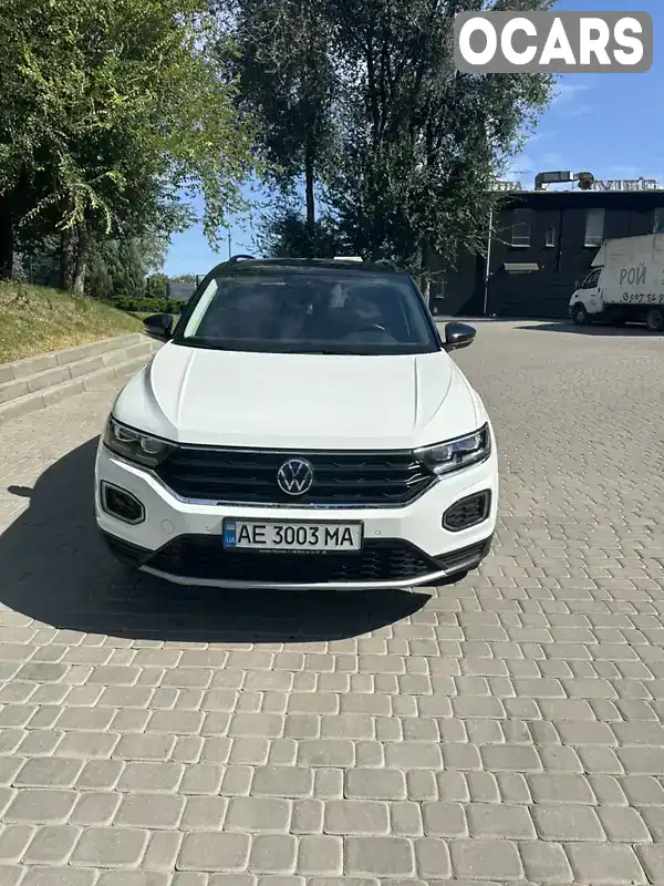 Внедорожник / Кроссовер Volkswagen T-Roc 2020 1.5 л. Автомат обл. Днепропетровская, Днепр (Днепропетровск) - Фото 1/14