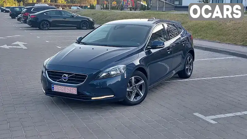 Хетчбек Volvo V40 2014 2 л. Ручна / Механіка обл. Волинська, Луцьк - Фото 1/21