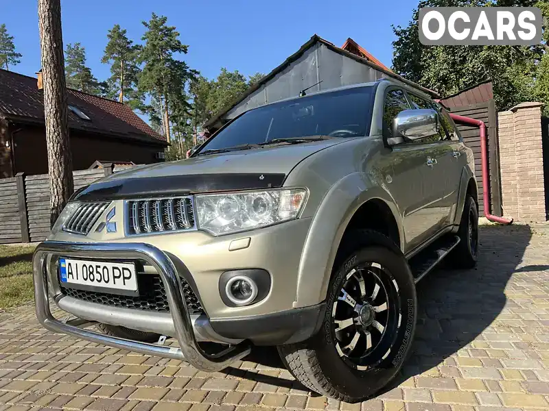 Позашляховик / Кросовер Mitsubishi Pajero Sport 2011 2.48 л. Ручна / Механіка обл. Київська, Київ - Фото 1/18