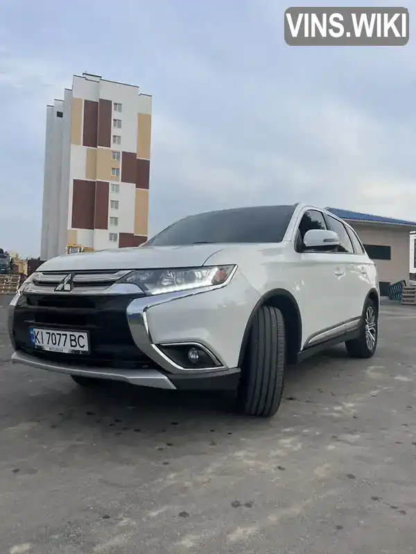 Позашляховик / Кросовер Mitsubishi Outlander 2016 2.36 л. Варіатор обл. Київська, Київ - Фото 1/11