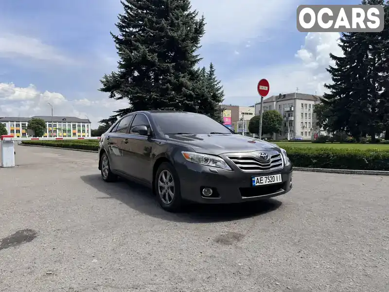 Седан Toyota Camry 2010 2.36 л. Автомат обл. Дніпропетровська, Кам'янське (Дніпродзержинськ) - Фото 1/21