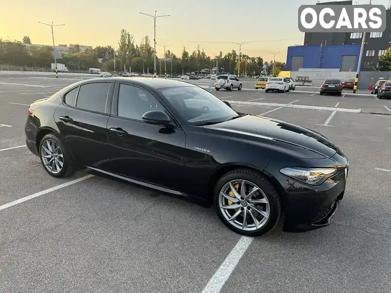 Седан Alfa Romeo Giulia 2019 2 л. Автомат обл. Киевская, Киев - Фото 1/18