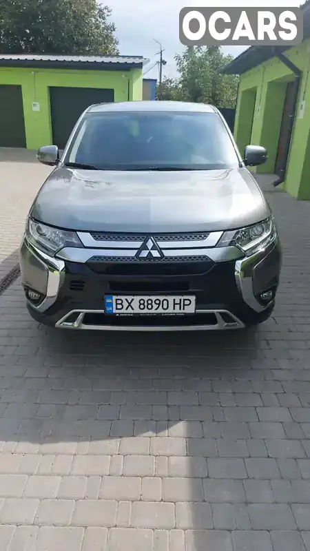 Внедорожник / Кроссовер Mitsubishi Outlander 2020 2 л. Автомат обл. Хмельницкая, Каменец-Подольский - Фото 1/19