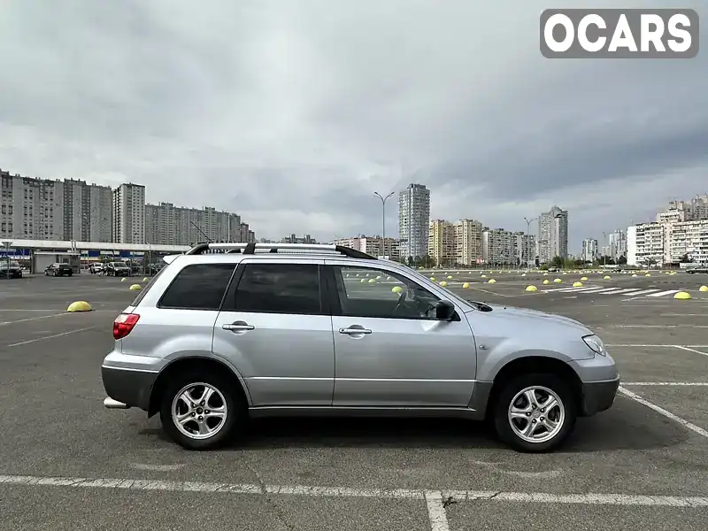 Позашляховик / Кросовер Mitsubishi Outlander 2006 2 л. Ручна / Механіка обл. Київська, Київ - Фото 1/8