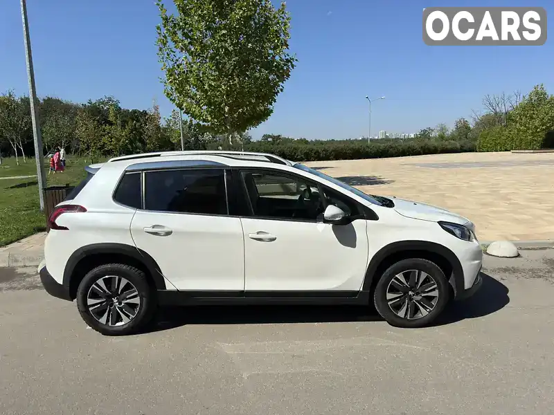 Позашляховик / Кросовер Peugeot 2008 2018 1.2 л. Автомат обл. Київська, Київ - Фото 1/14