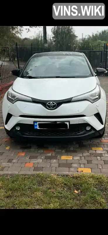 Внедорожник / Кроссовер Toyota C-HR 2017 1.2 л. Вариатор обл. Киевская, Киев - Фото 1/9