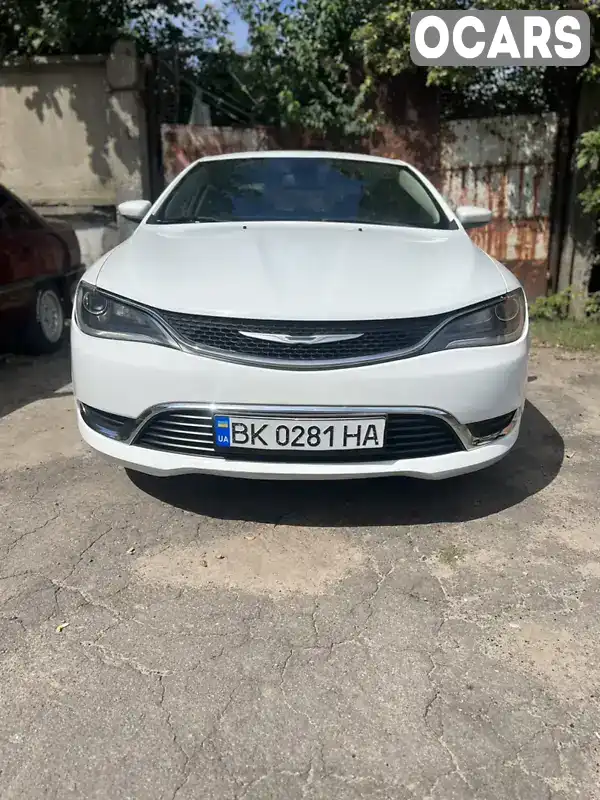 Седан Chrysler 200 2015 2.36 л. Автомат обл. Рівненська, Рівне - Фото 1/13