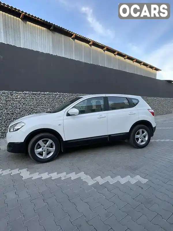 Позашляховик / Кросовер Nissan Qashqai 2013 1.6 л. Автомат обл. Чернівецька, Чернівці - Фото 1/13