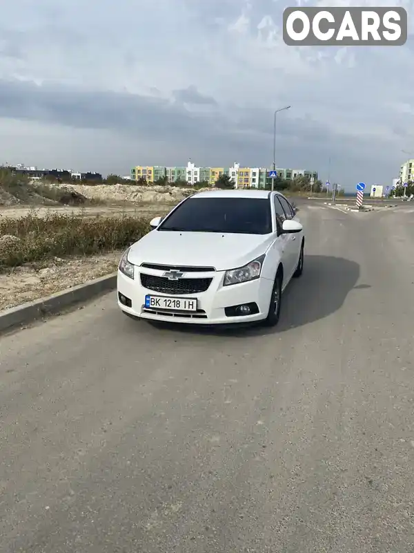 Седан Chevrolet Cruze 2011 1.8 л. Автомат обл. Ровенская, Ровно - Фото 1/14