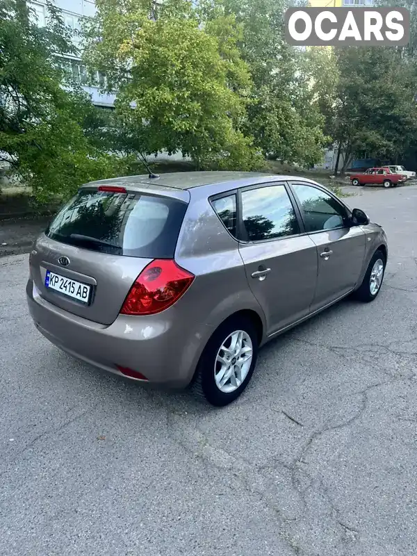 U5YFF24128L108756 Kia Ceed 2008 Хэтчбек 1.4 л. Фото 3