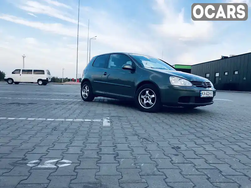 Хэтчбек Volkswagen Golf 2005 1.6 л. Ручная / Механика обл. Киевская, Шпитьки - Фото 1/10