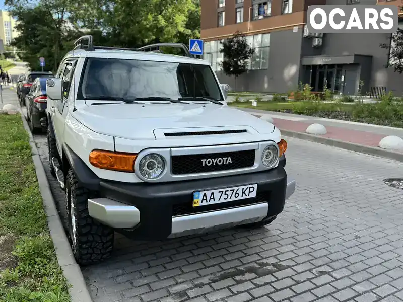 Позашляховик / Кросовер Toyota FJ Cruiser 2010 3.96 л. Автомат обл. Київська, Київ - Фото 1/21