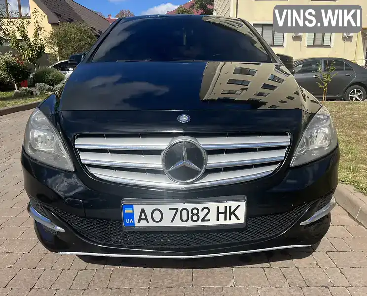 Хетчбек Mercedes-Benz B-Class 2014 2 л. Автомат обл. Закарпатська, Ужгород - Фото 1/19