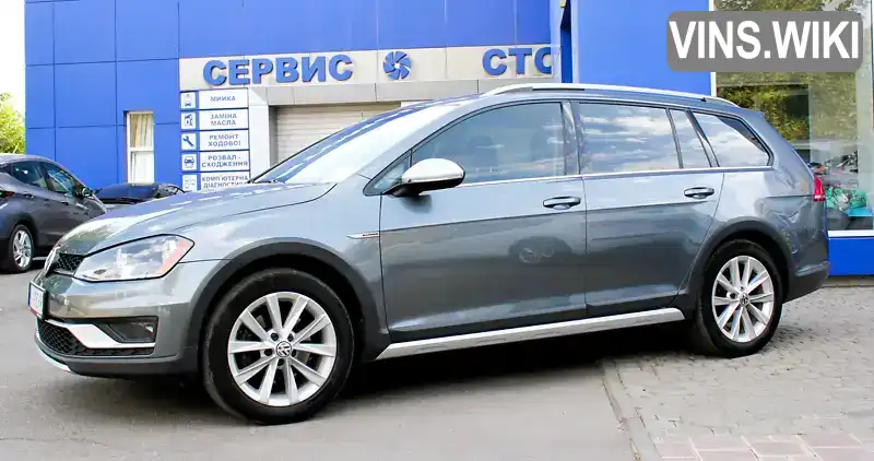 3VWH17AU7HM510720 Volkswagen Golf 2017 Універсал 1.8 л. Фото 2