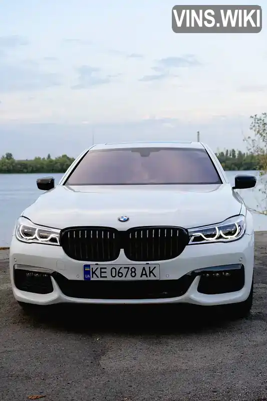 WBA7F0C50GGL99642 BMW 7 Series 2015 Седан 4.39 л. Фото 2