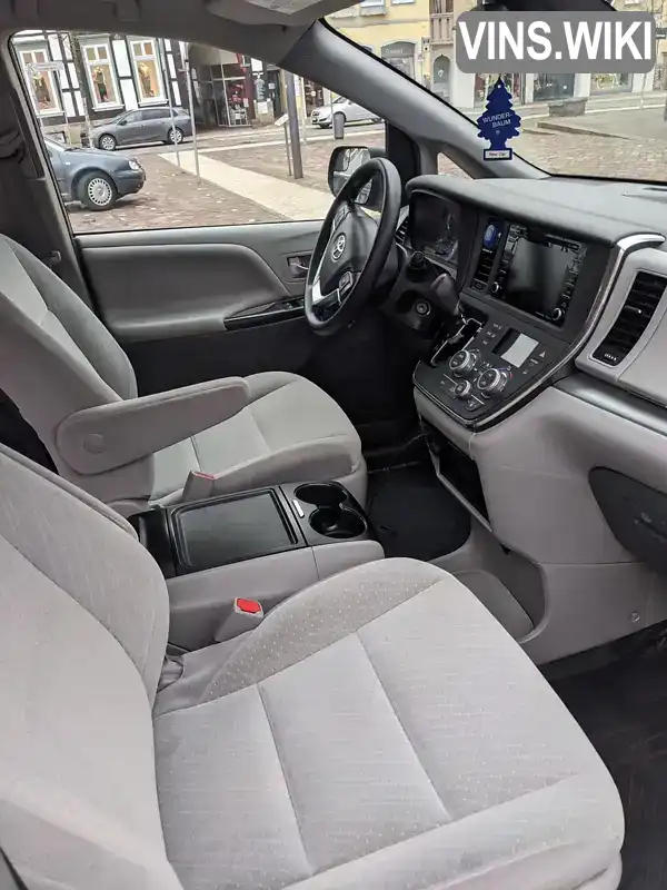 5TDKZ3DCXKS019885 Toyota Sienna 2019 Мінівен 3.46 л. Фото 3