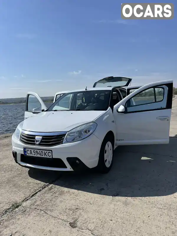 Хетчбек Dacia Sandero 2009 1.39 л. Ручна / Механіка обл. Черкаська, Канів - Фото 1/15