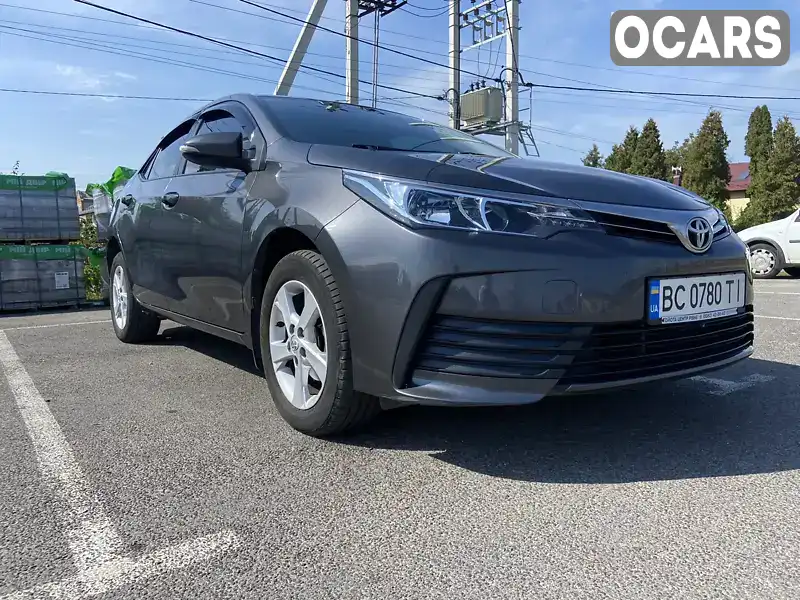 Седан Toyota Corolla 2017 1.6 л. Варіатор обл. Львівська, Львів - Фото 1/13