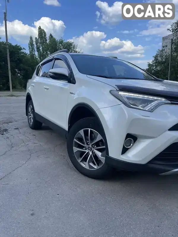 Внедорожник / Кроссовер Toyota RAV4 2017 2.49 л. Вариатор обл. Харьковская, Харьков - Фото 1/13