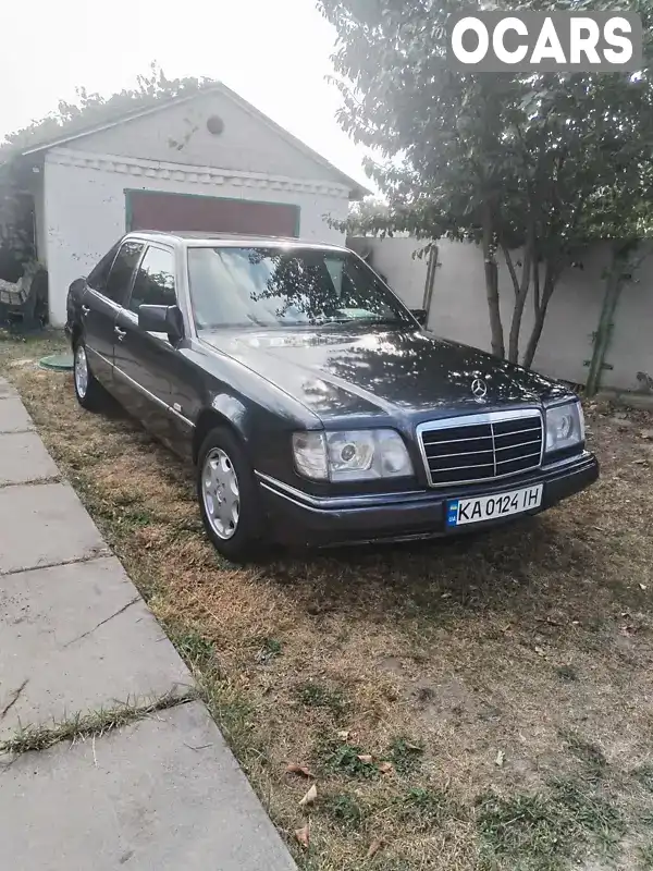 Седан Mercedes-Benz E-Class 1993 3.2 л. Автомат обл. Київська, Київ - Фото 1/21