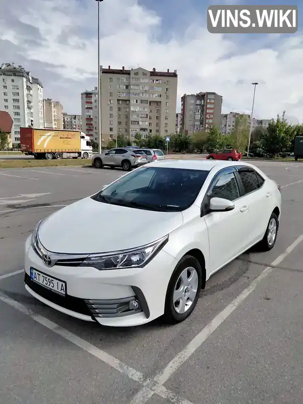 Седан Toyota Corolla 2017 1.6 л. Ручна / Механіка обл. Івано-Франківська, Івано-Франківськ - Фото 1/21