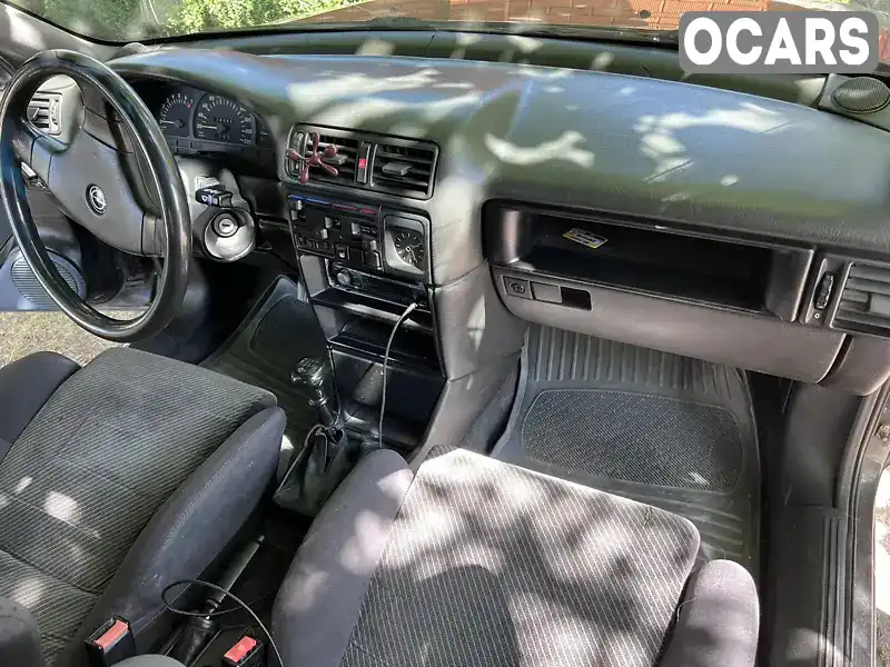 W0L000089K1091019 Opel Vectra 1989 Ліфтбек 2 л. Фото 6