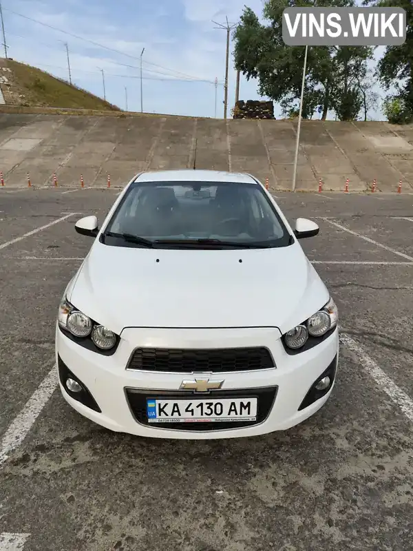 Седан Chevrolet Aveo 2013 1.6 л. Ручна / Механіка обл. Київська, Київ - Фото 1/21