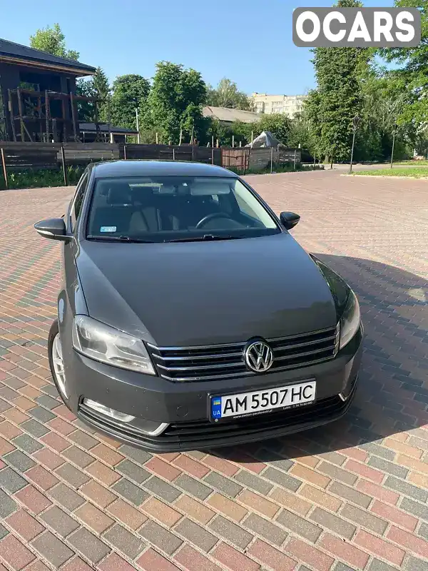 Седан Volkswagen Passat 2012 1.97 л. Ручна / Механіка обл. Житомирська, Звягель - Фото 1/21