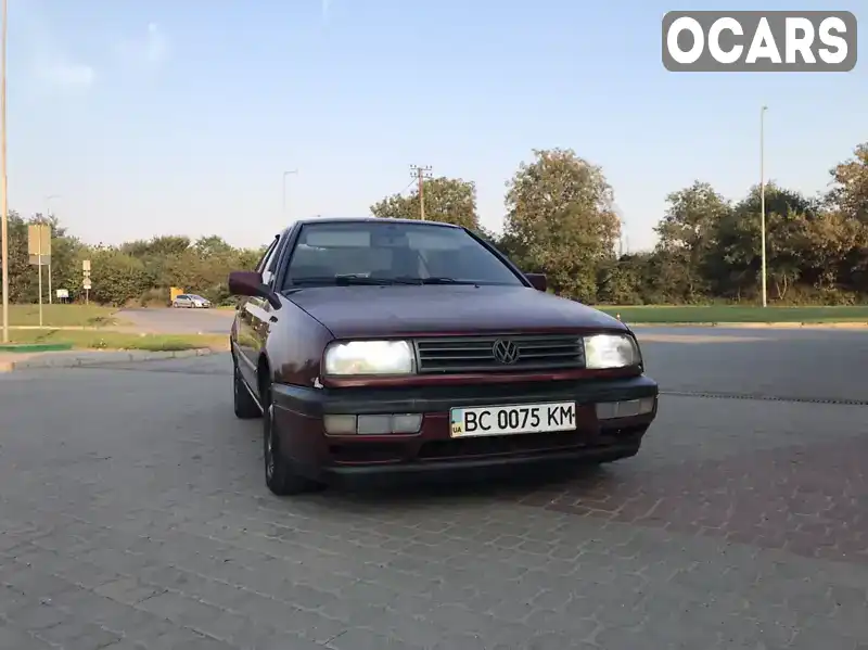 Седан Volkswagen Vento 1992 1.8 л. Ручна / Механіка обл. Львівська, Львів - Фото 1/21