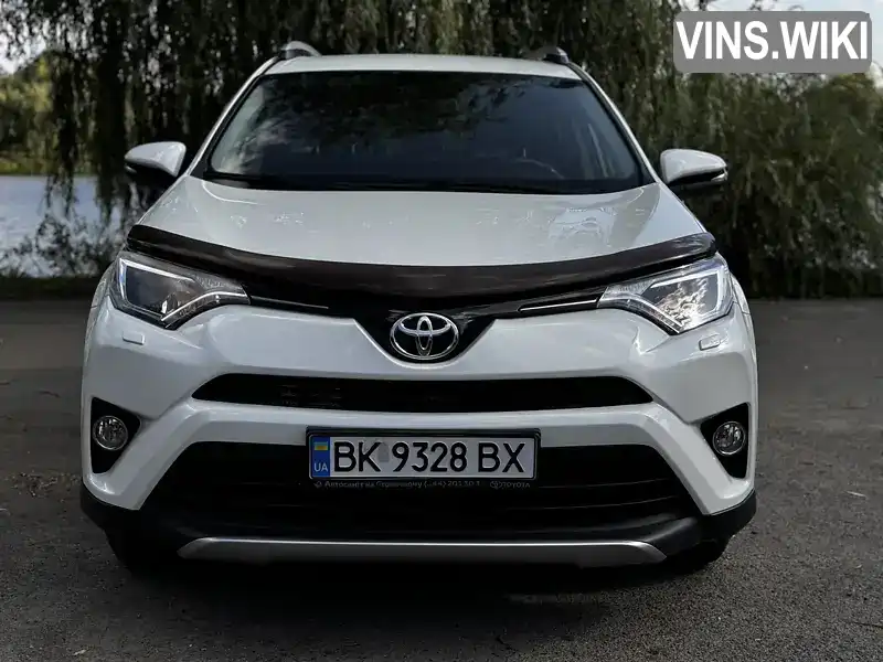 Позашляховик / Кросовер Toyota RAV4 2017 2.23 л. Ручна / Механіка обл. Рівненська, Рівне - Фото 1/21