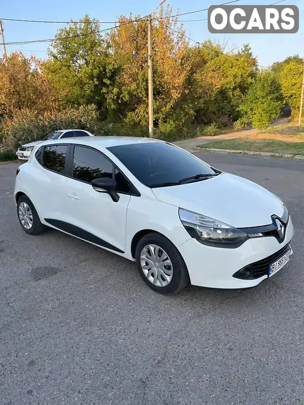 Хетчбек Renault Clio 2015 1.2 л. Ручна / Механіка обл. Полтавська, Кобеляки - Фото 1/18