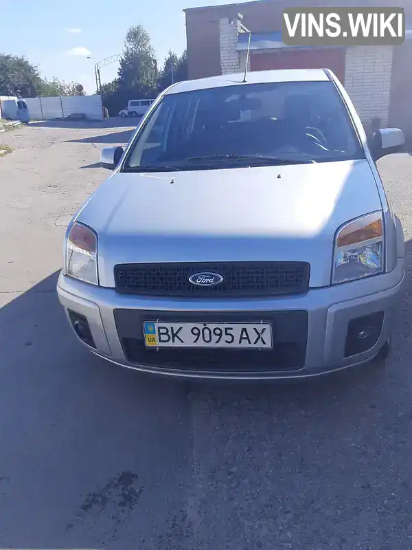 Хетчбек Ford Fusion 2010 1.4 л. Ручна / Механіка обл. Рівненська, Рівне - Фото 1/14