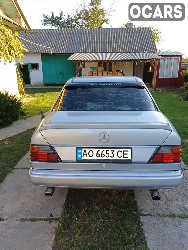 Седан Mercedes-Benz E-Class 1992 2 л. Ручна / Механіка обл. Чернівецька, Чернівці - Фото 1/10