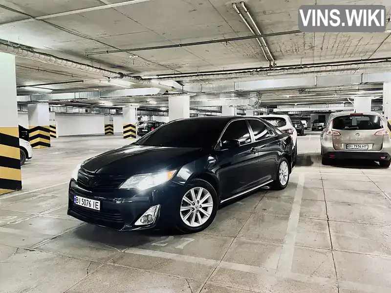 Седан Toyota Camry 2012 2.49 л. Варіатор обл. Полтавська, Полтава - Фото 1/21