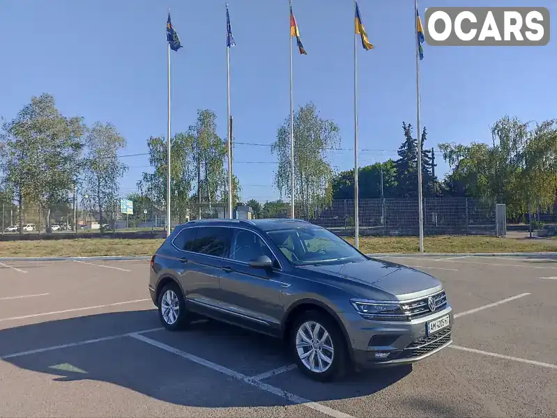 Внедорожник / Кроссовер Volkswagen Tiguan 2018 1.98 л. Автомат обл. Житомирская, Житомир - Фото 1/21