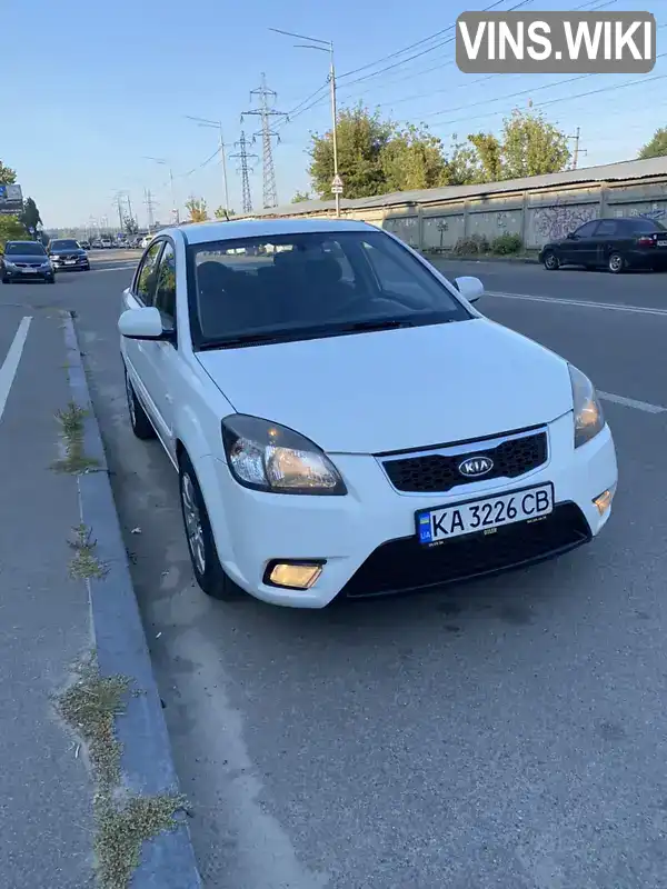 Седан Kia Rio 2011 1.4 л. Ручна / Механіка обл. Київська, Київ - Фото 1/21